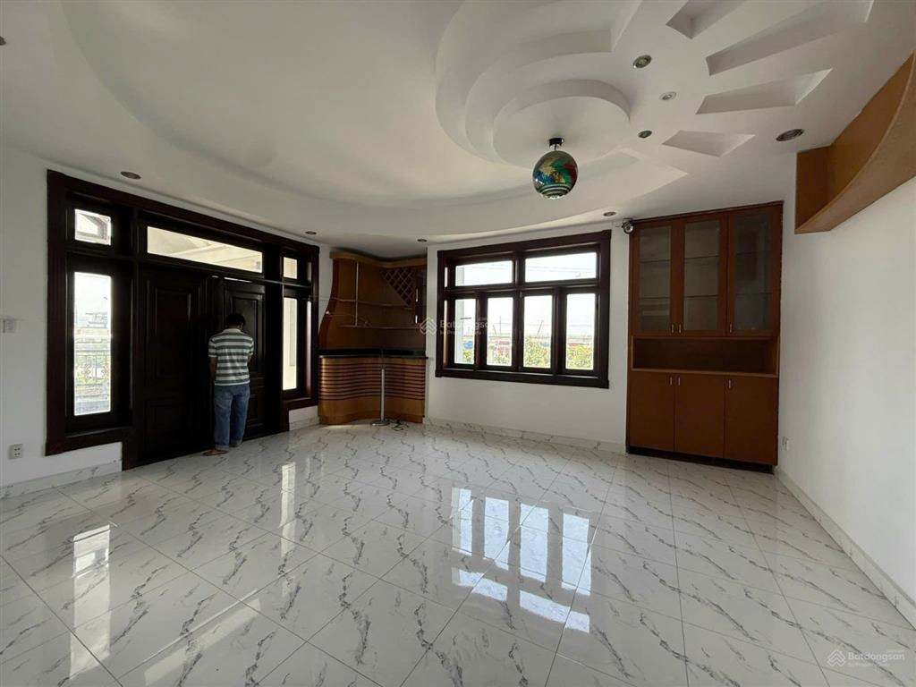 Bán căn biệt thự 2 mặt tiền trước sau đường võ nguyễn giáp + nam hoà p. phước long a quận 9