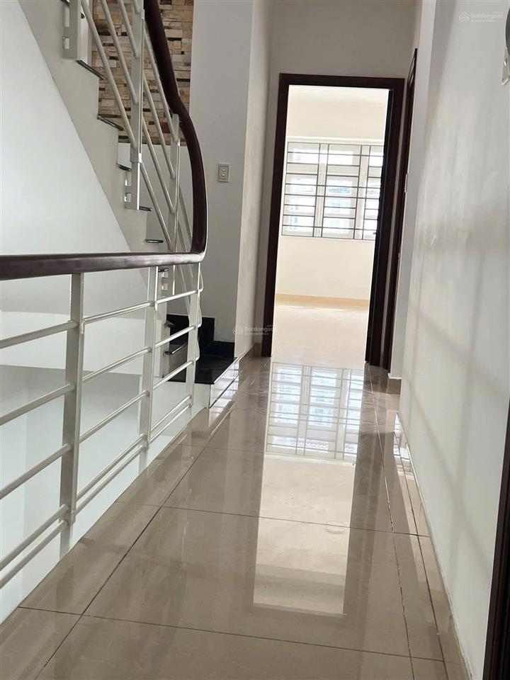 Bán nhà phố liền kề hẻm oto đường số 39 p. bình trưng tây quận 2 (đường 2 oto tránh nhau thoáng)