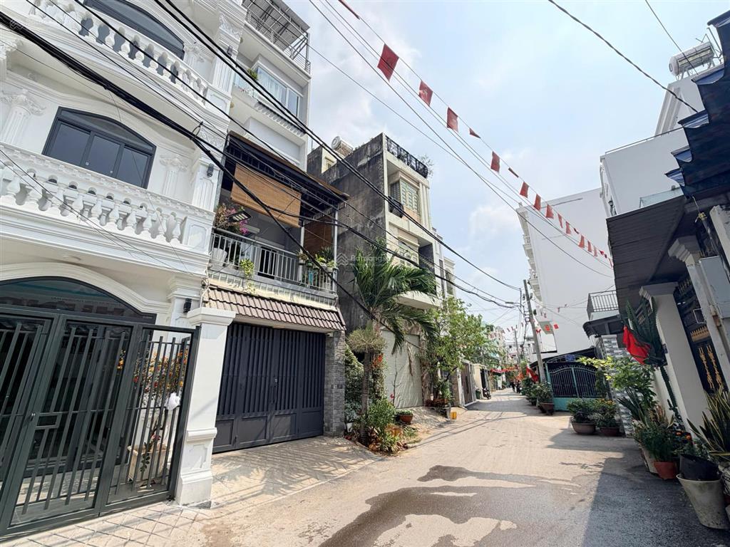 Hạ giảm 10,5 tỷ  bán nhà phố liền kề mặt tiền đường số 42 p. bình trưng tây quận 2