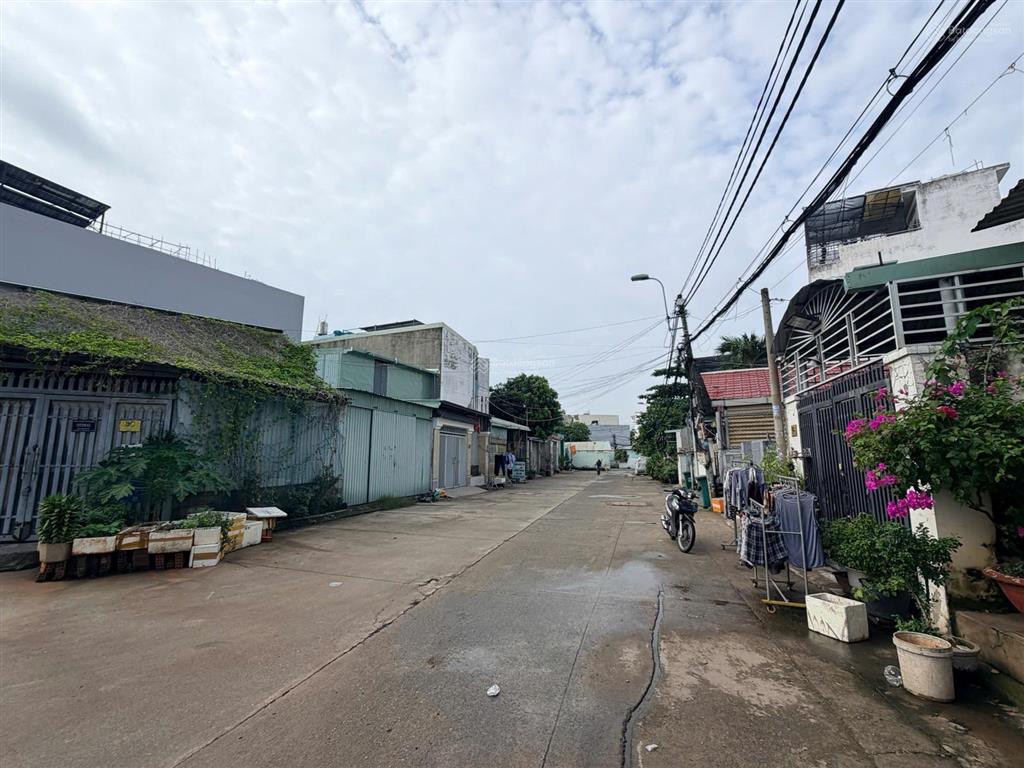 Bán lô góc 2 mặt tiền đường nguyễn đôn tiết p. bình trưng đông quận 2