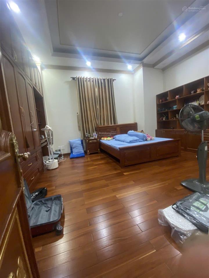 Bán căn biệt thự rộng 652m2 ngay tại khu trung tâm quận 2