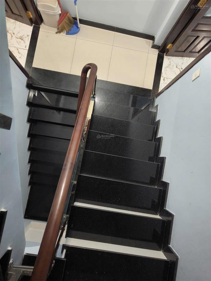 Bán căn nhà phố hẻm oto đường số 42 p.bình trưng đông quận 2