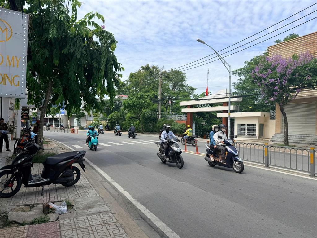 Bán nhà cấp 4 mặt tiền đường đặng văn bi, phường bình thọ quận thủ đức