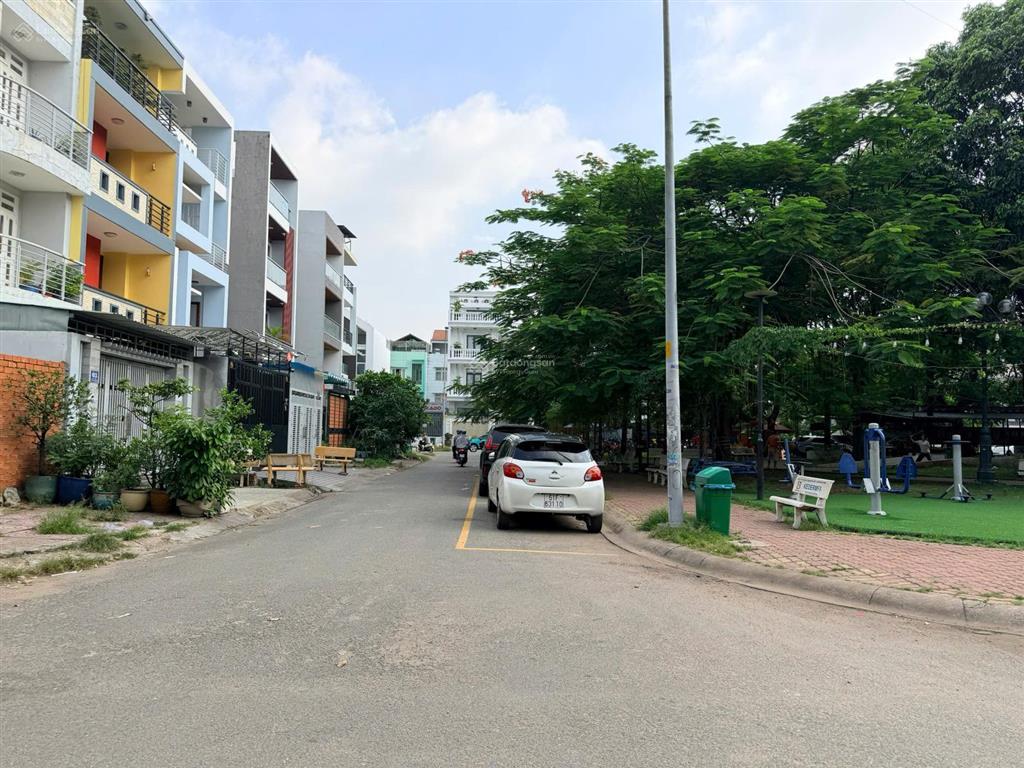 Nhà phố hẻm oto đường lê văn thịnh p.bình trưng tây quận 2 ( thuộc dự án dịch vụ công ích quận 2)