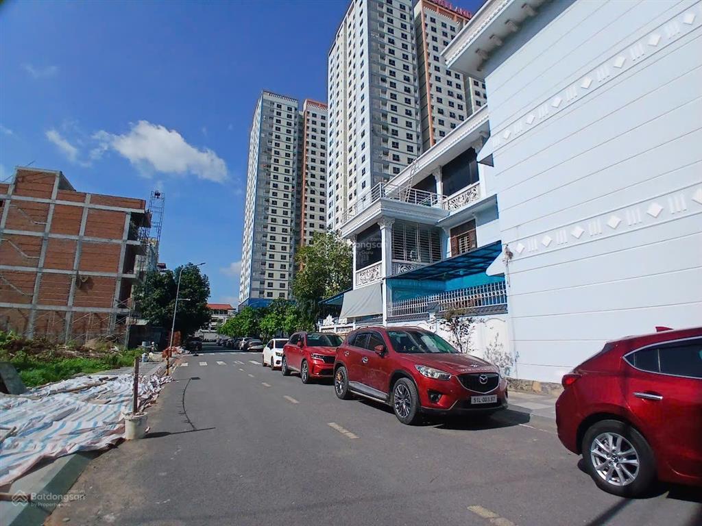 Bán biệt thự góc 2 mặt tiền khu homyland compound cao cấp