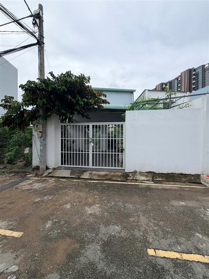 Bán lô đất 2 mặt tiền trước sau tặng căn nhà cấp 4 hẻm oto 6m đường số 6 p. thạnh mỹ lợi quận 2