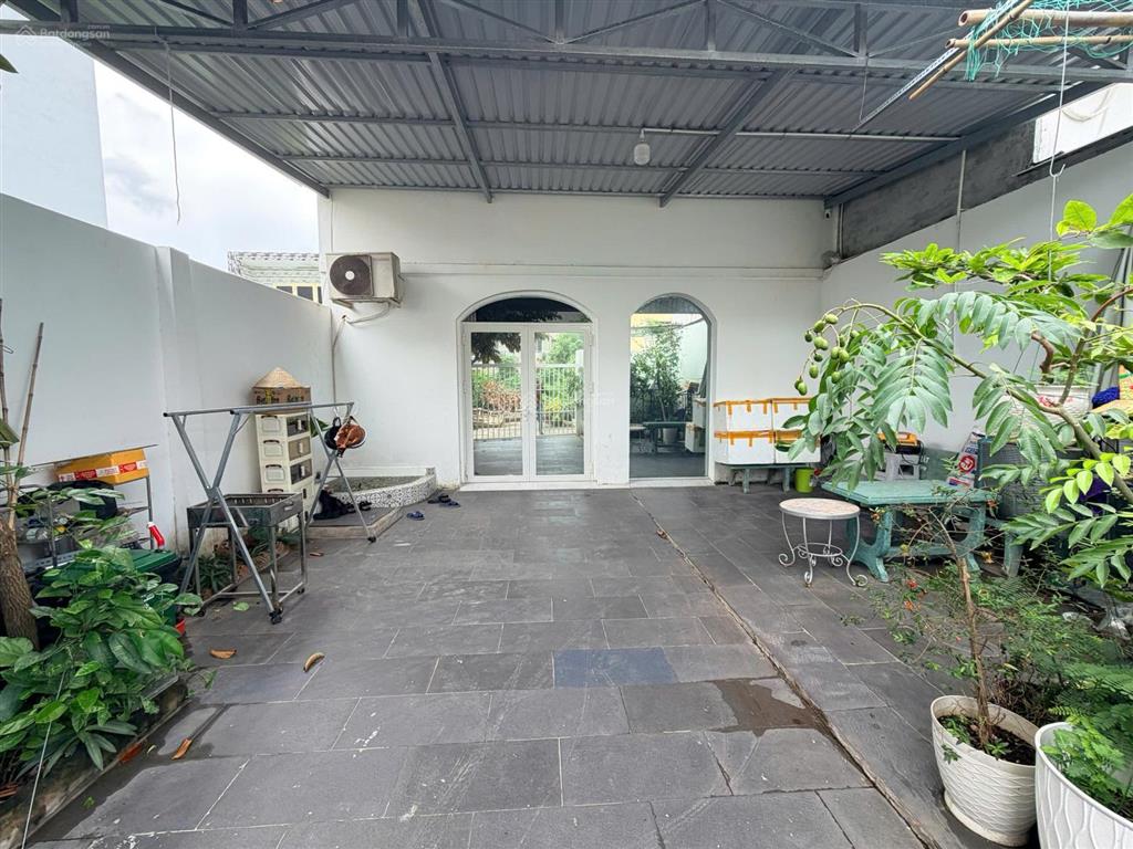Bán lô đất 2 mặt tiền trước sau tặng căn nhà cấp 4 hẻm oto 6m đường số 6 p. thạnh mỹ lợi quận 2