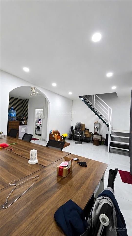 Bán lô đất 2 mặt tiền trước sau tặng căn nhà cấp 4 hẻm oto 6m đường số 6 p. thạnh mỹ lợi quận 2