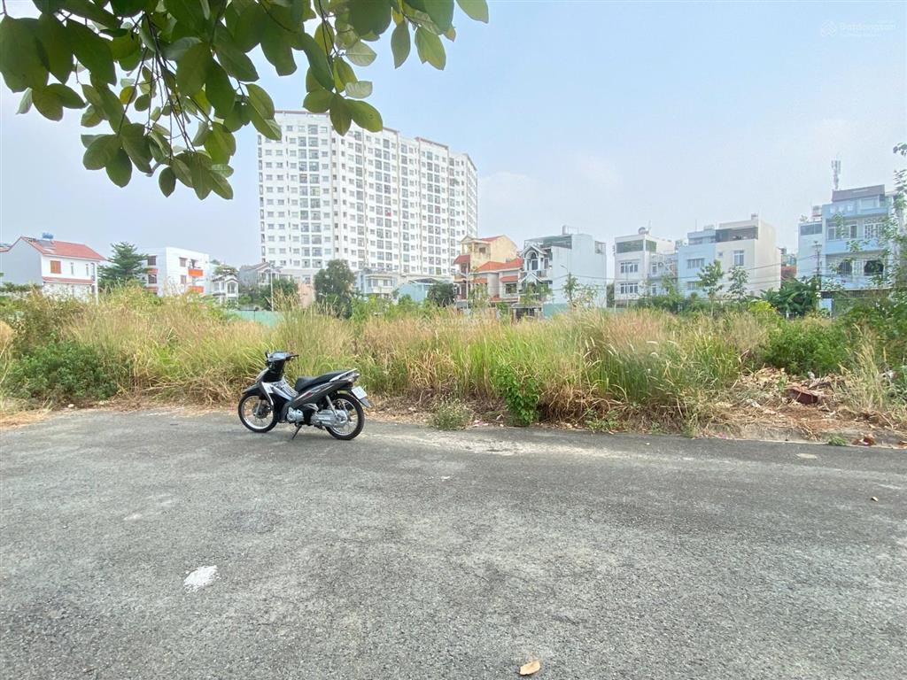 Bán nền biệt thự 2 mặt tiền trước sau đường 51 dự án phú nhuận 10 mẫu p.bình trưng đông quận 2
