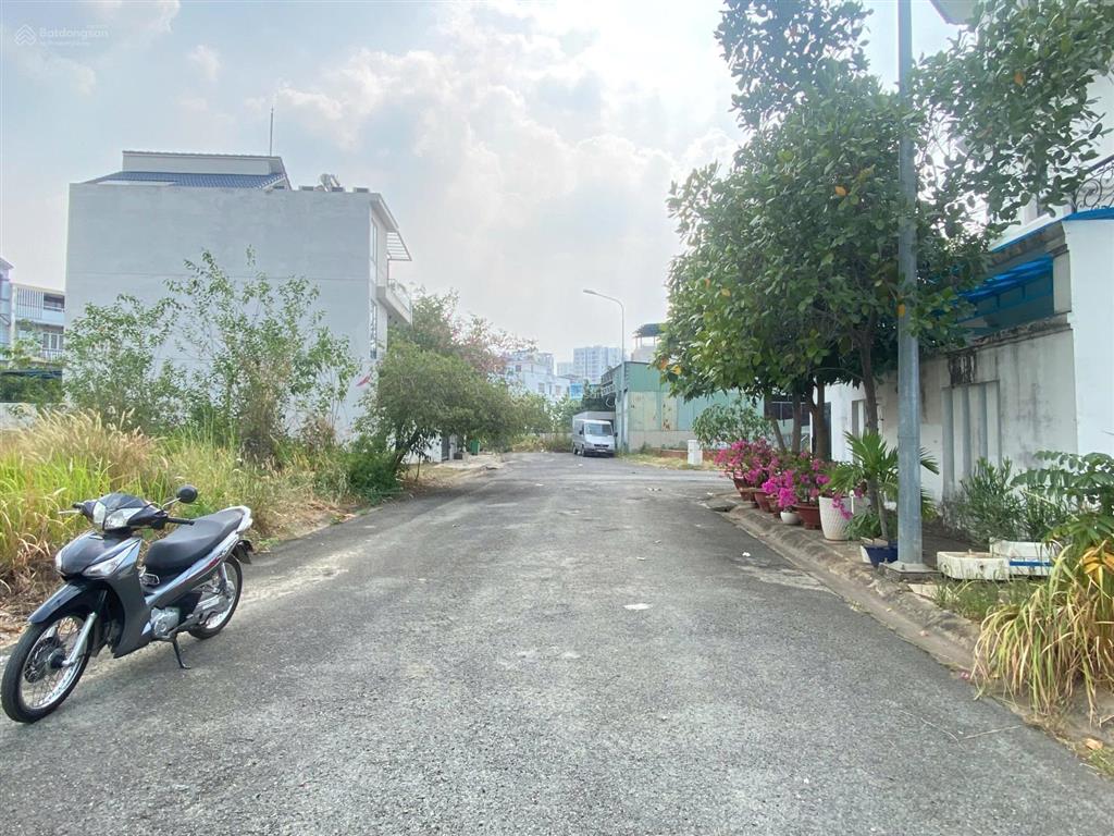 Bán nền biệt thự 2 mặt tiền trước sau đường 51 dự án phú nhuận 10 mẫu p.bình trưng đông quận 2