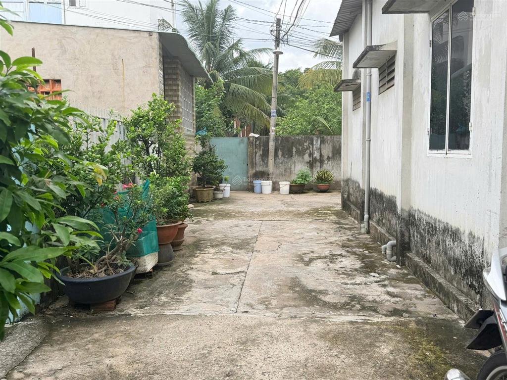 Bán căn nhà phố 1 trệt 1 lầu hẻm oto đường số 2 p. bình trưng đông quận 2