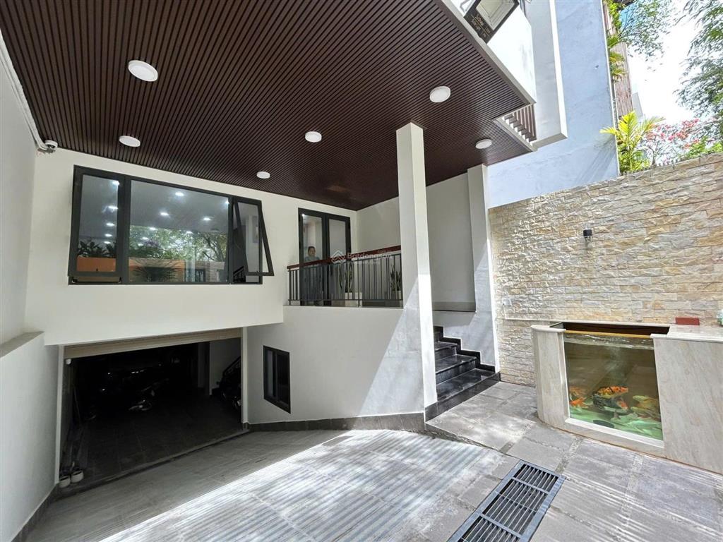 Bán căn nhà phố liền kề mặt tiền đường số 54 p.bình trưng đông quận 2