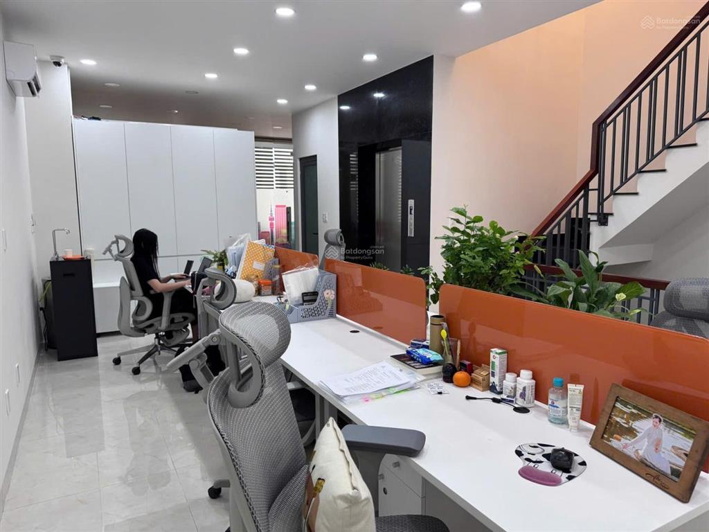 Bán căn nhà phố liền kề mặt tiền đường số 54 p.bình trưng đông quận 2