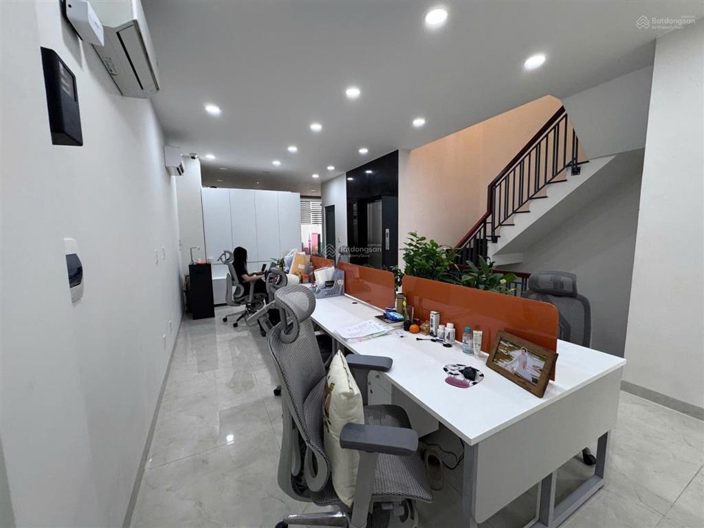 Bán căn nhà phố liền kề mặt tiền đường số 54 p.bình trưng đông quận 2