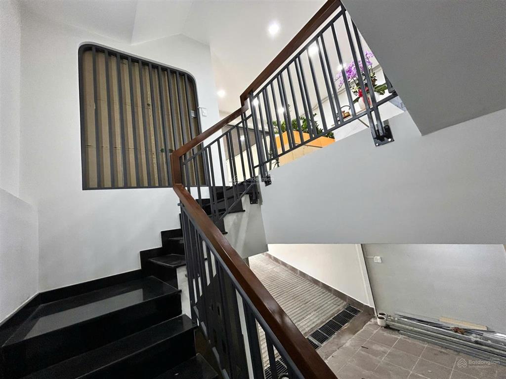 Bán căn nhà phố liền kề mặt tiền đường số 54 p.bình trưng đông quận 2