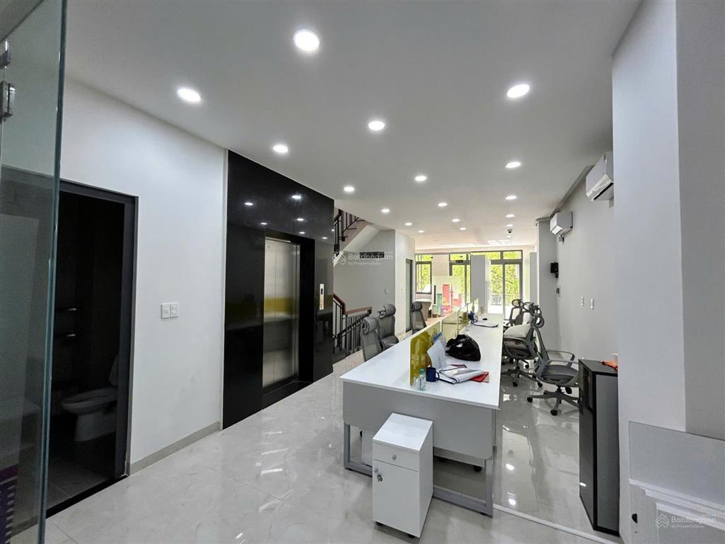 Bán căn nhà phố liền kề mặt tiền đường số 54 p.bình trưng đông quận 2