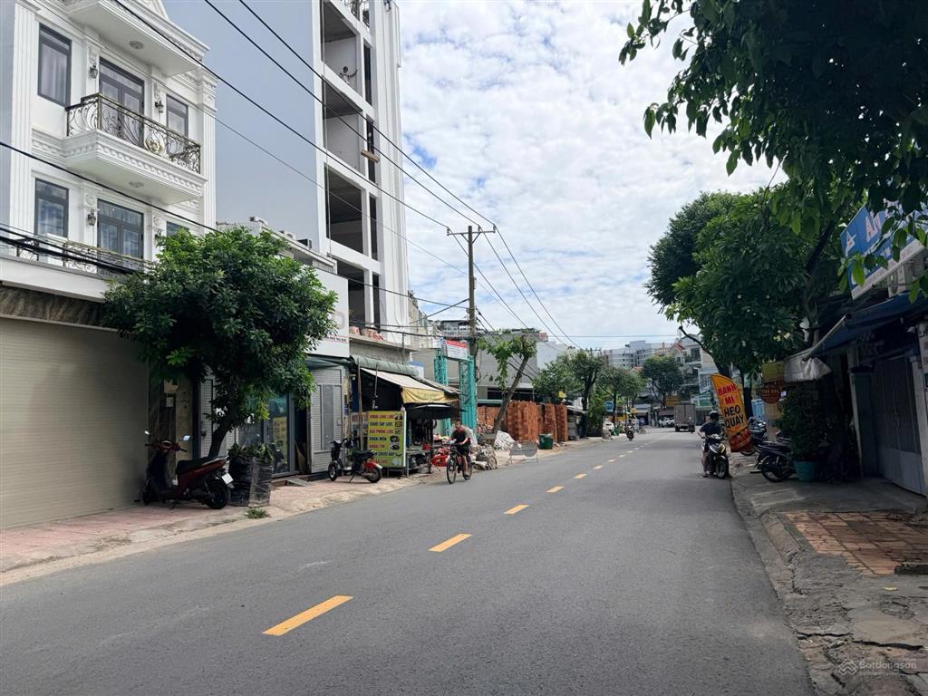 Bán lô đất rộng 1.425,7m2 nằm ngay vị trí trung tâm đường làng tăng phú p.tăng nhơn phú a quận 9