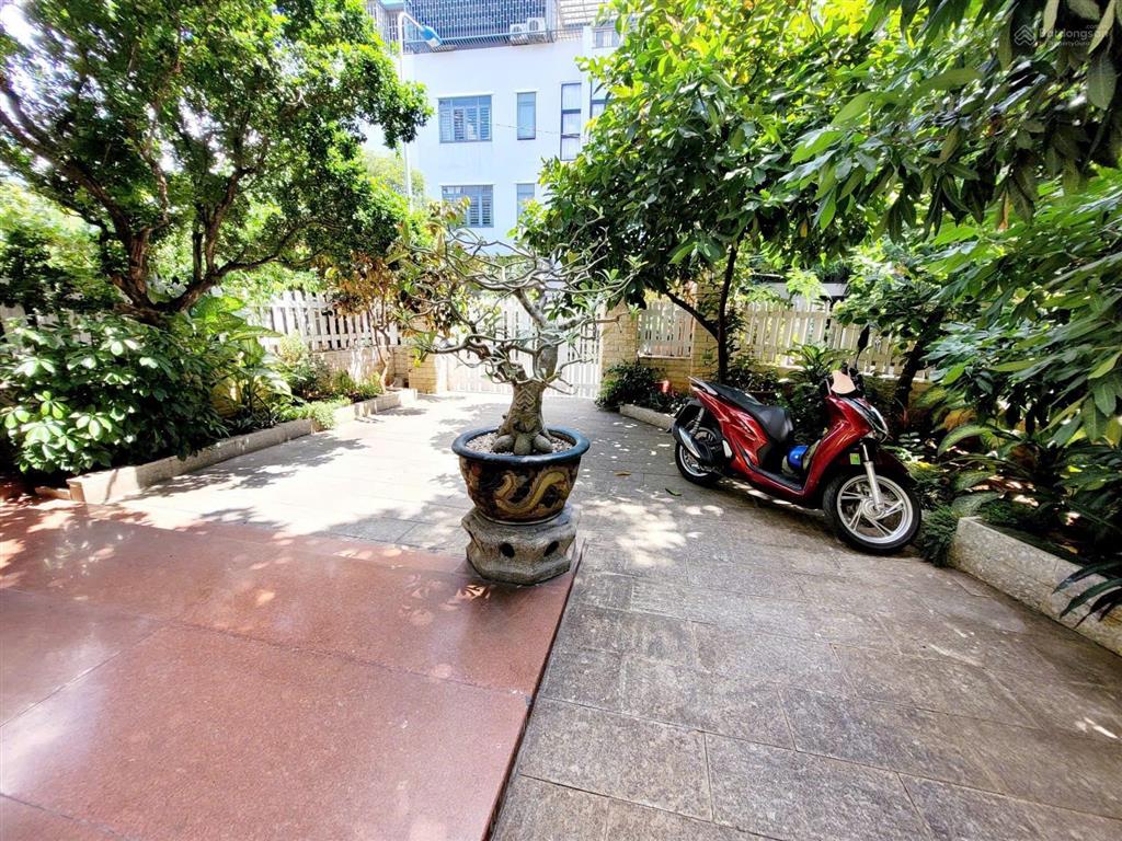 Bán căn biệt thự sân vườn đường số 6 p. phước long b quận 9 (lg đường trước nhà 12m)