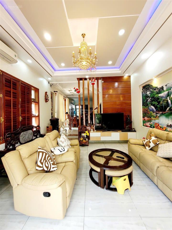 Bán căn biệt thự sân vườn đường số 6 p. phước long b quận 9 (lg đường trước nhà 12m)
