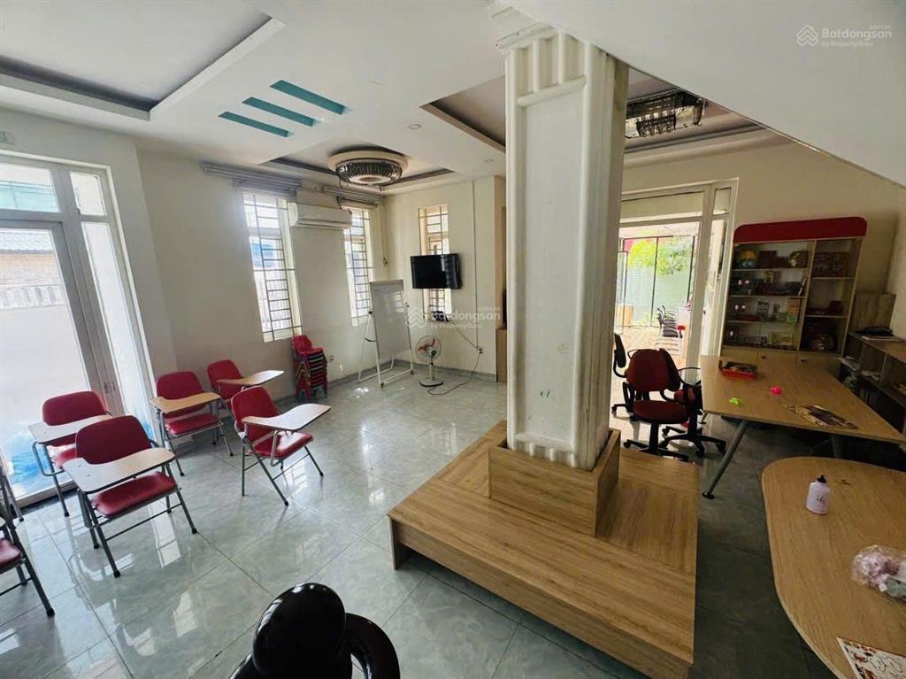 Bán căn biệt thự sân vườn góc 2 mặt tiền đường lò lu p. trường thạnh quận 9