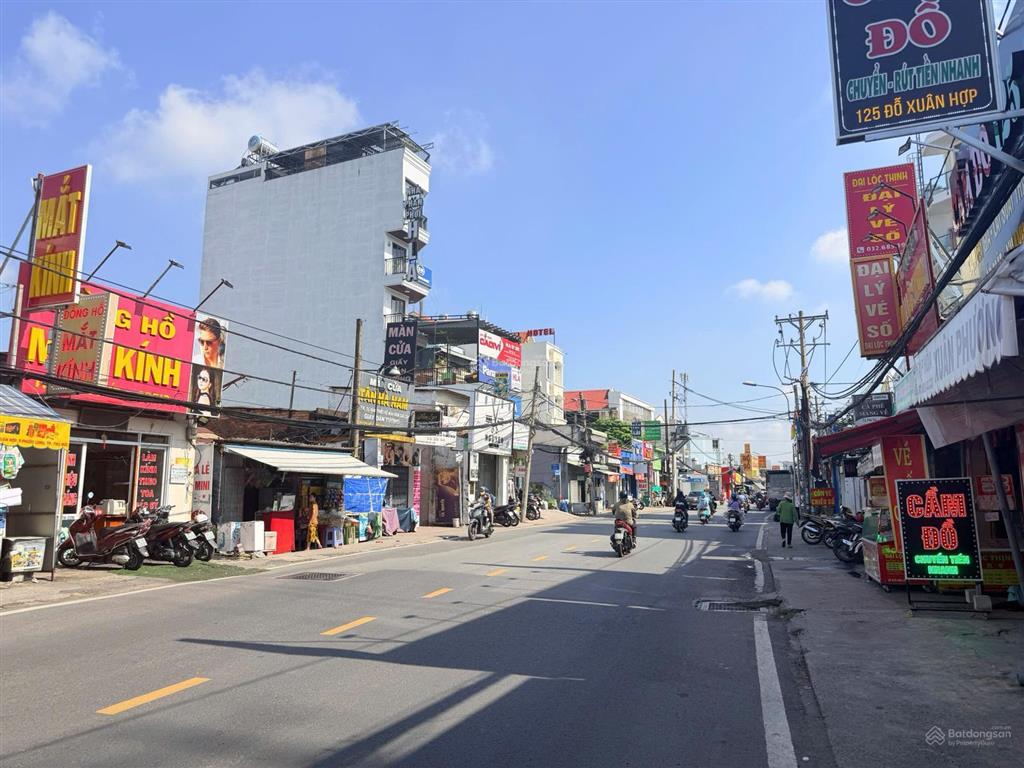 Bán nhà mặt tiền đường đỗ xuân hợp quận 9  nhà cấp 4 hiện hữu. đang cho thuê 28 triệu/tháng