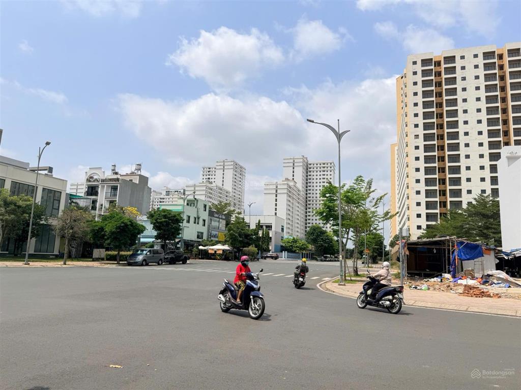 Bán nhà phố liền kề đối diện chợ bình khánh đường bạch đằng ôn p.an khánh quận 2.