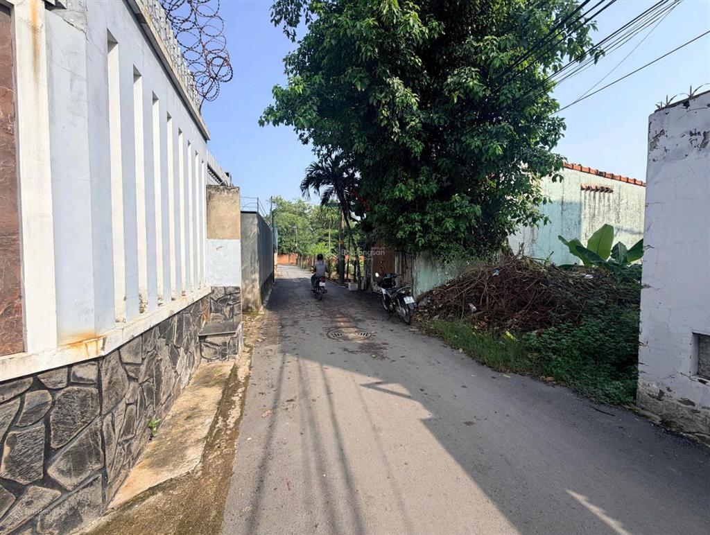 Bán nhà mặt tiền đường oto thuộc hẻm thông thoáng của đường nguyễn đôn tiết bình trưng đông quận 2