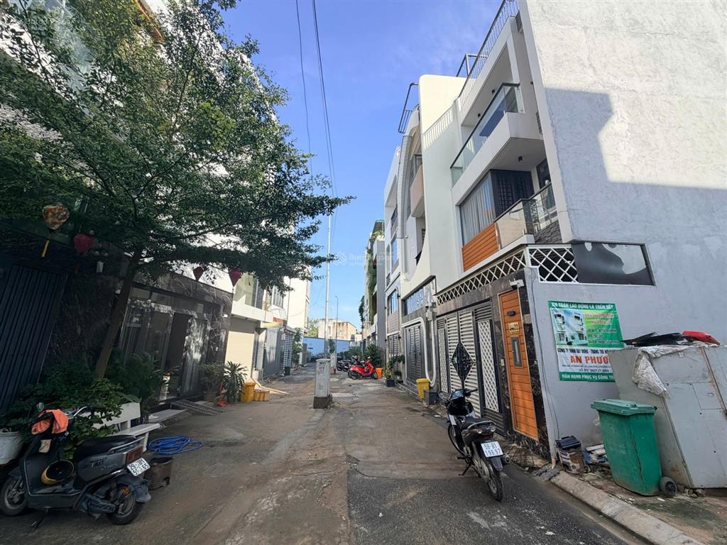 Bán lô đất hẻm ô tô khu phân lô đồng bộ của đ.số 10 p.cát lái quận 2 (cách nguyễn thị định 200m)