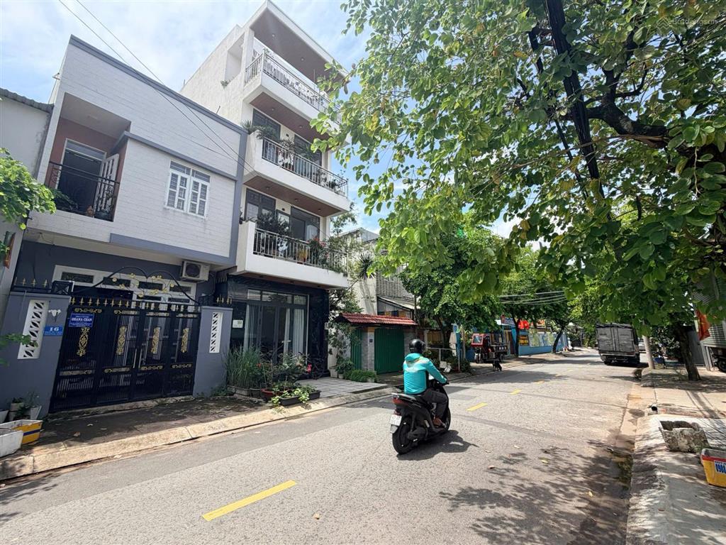 Bán lô đất mặt tiền đường số 26 p. cát lái quận 2 (lộ giới đường 12m có lề)