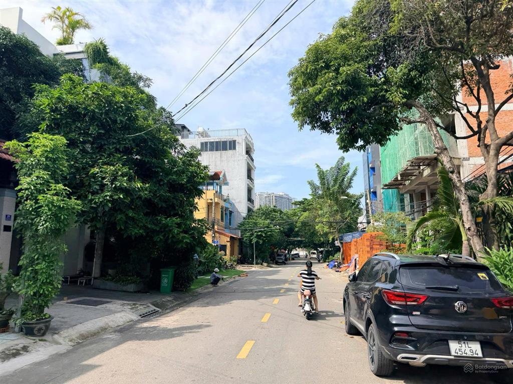 Nhà mặt tiền đường 61 thảo điền đường hiện hữu 5m  đường dự mở rộng trước nhà 12m ra 2 mặt tiền
