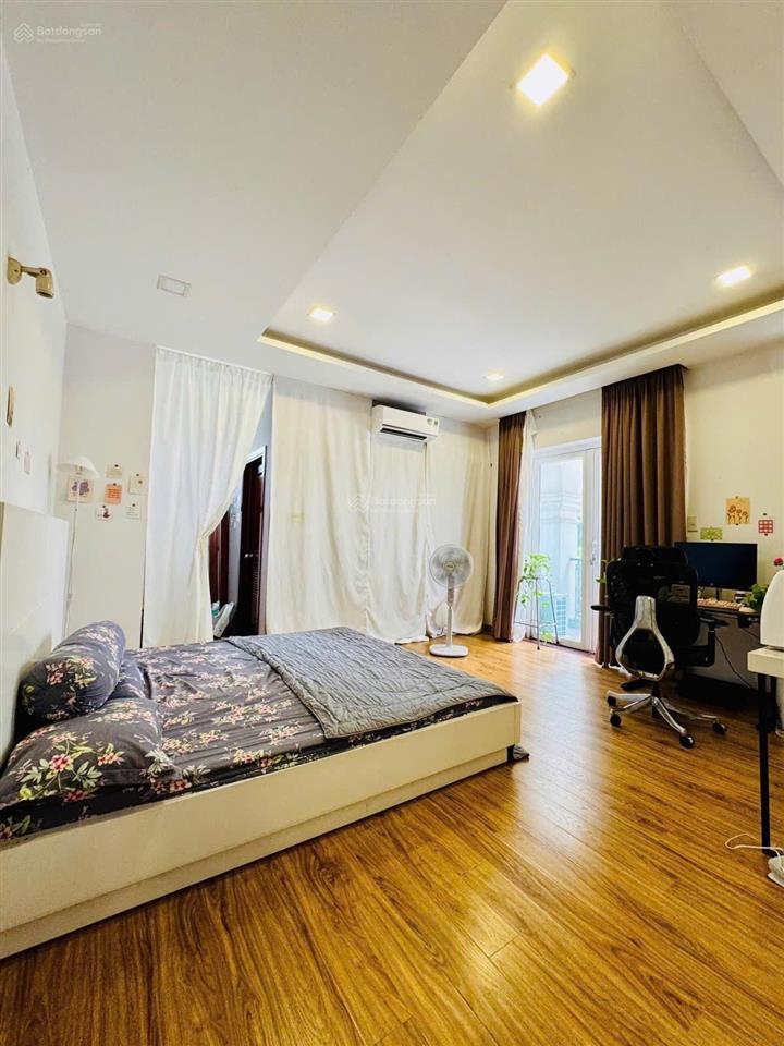 Biệt thự góc 2 mặt tiền đường diệp minh tuyền, p.phước long b quận 9.