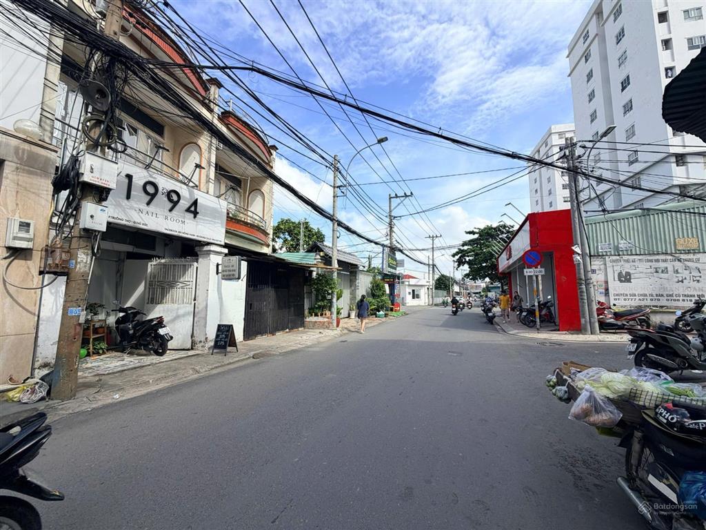 Bán siêu biệt thự sân vườn hồ bơi mặt tiền đường số 12 p. trường thọ thủ đức