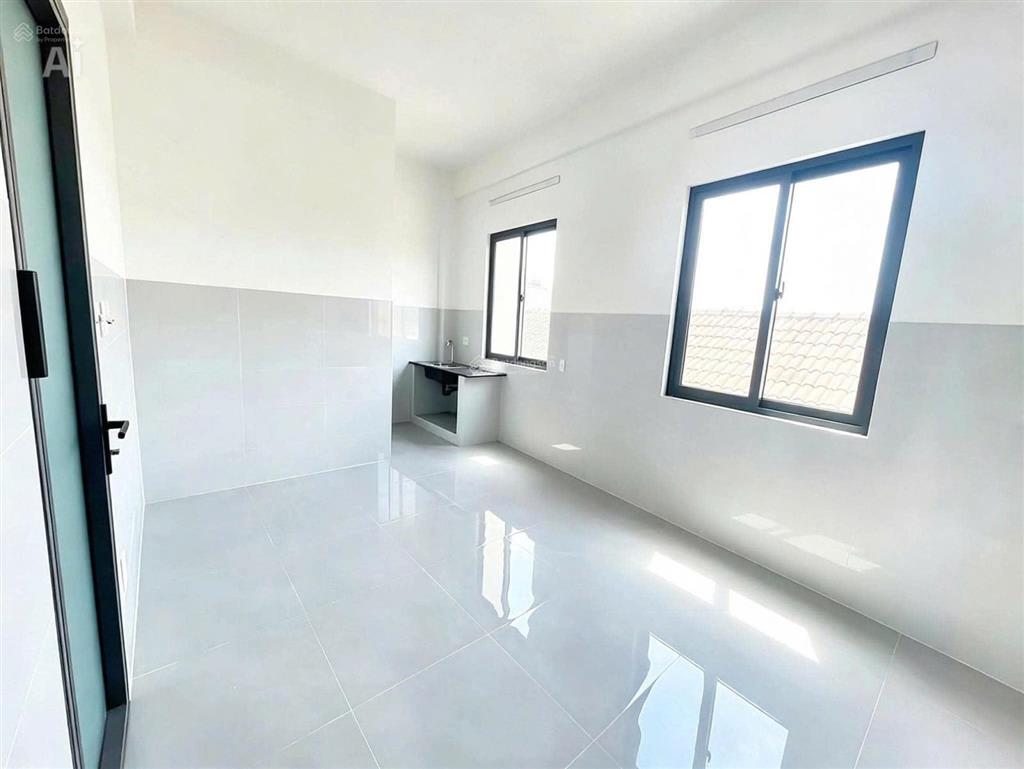 Bán căn hộ dịch vụ mặt tiền đường số 38 p. bình trưng đông quận 2 (cách đường lê văn thịnh 100m)