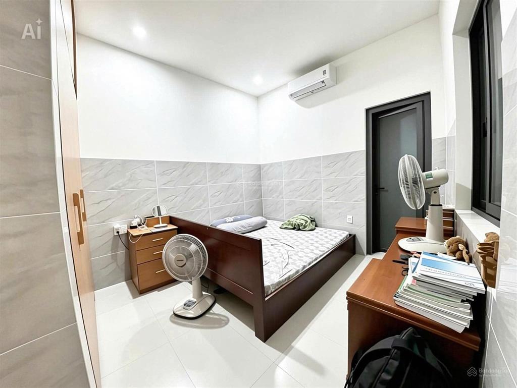 Bán căn hộ dịch vụ mặt tiền đường số 38 p. bình trưng đông quận 2 (cách đường lê văn thịnh 100m)