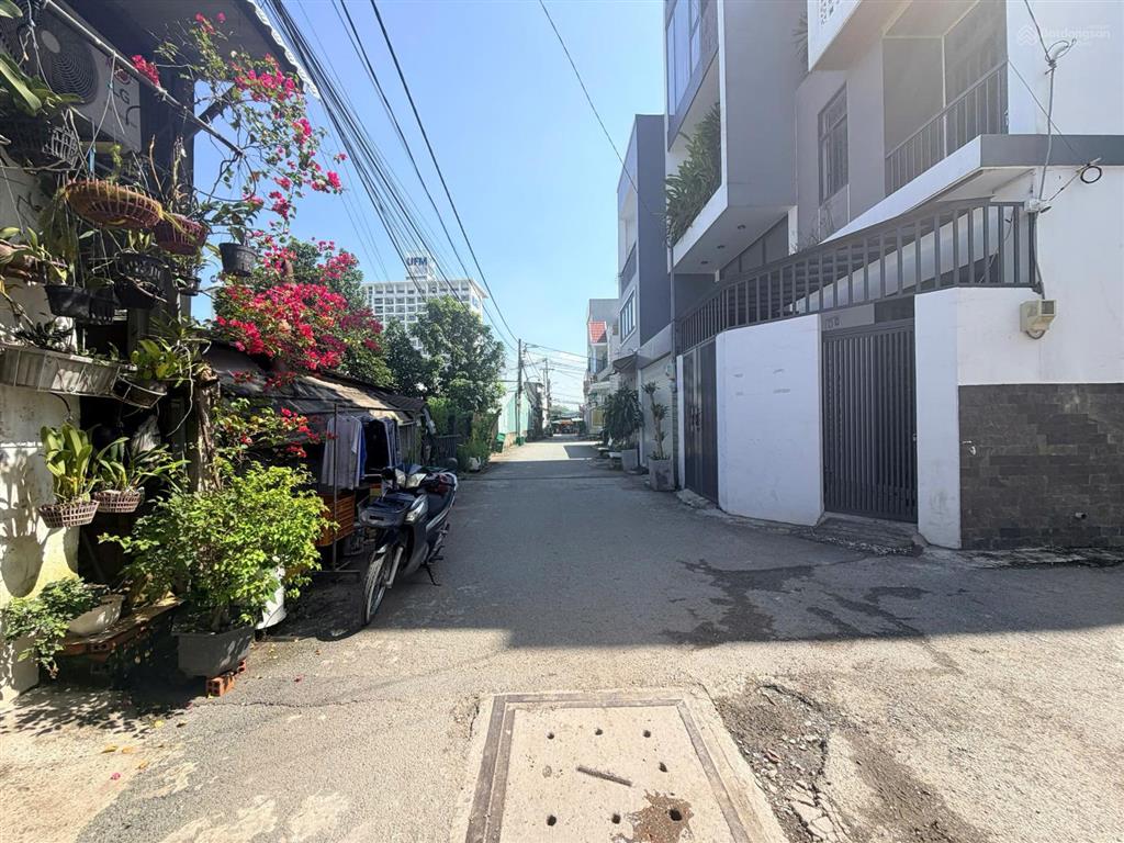 Bán căn góc 2 mặt tiền hẻm phân lô đường võ văn hát, phường long trường, quận 9