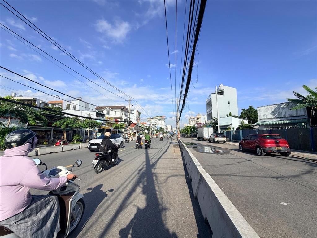 Bán căn biệt thự sân vườn mặt tiền đường nguyễn thị định p.cát lái quận 2