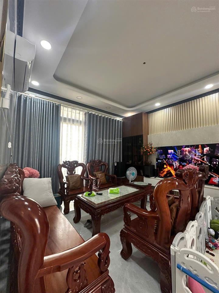 Bán căn biệt thự sân vườn mặt tiền đường nguyễn thị định p.cát lái quận 2