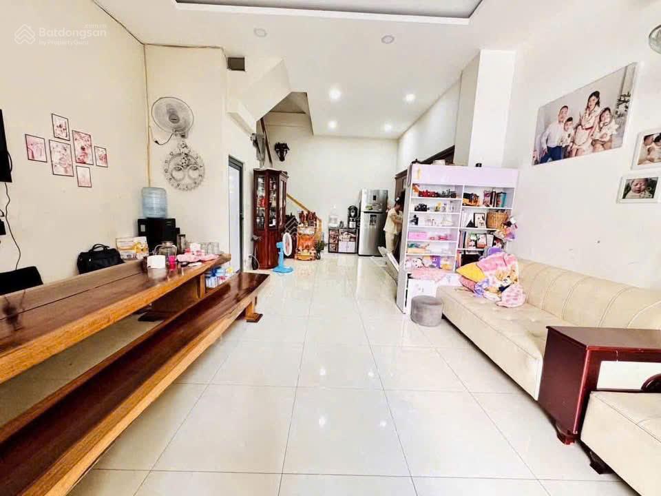 Bán căn nhà phố liền kề khu hẻm phân lô đường 5m oto ra vào đường số 6, p. bình trưng đông, quận 2