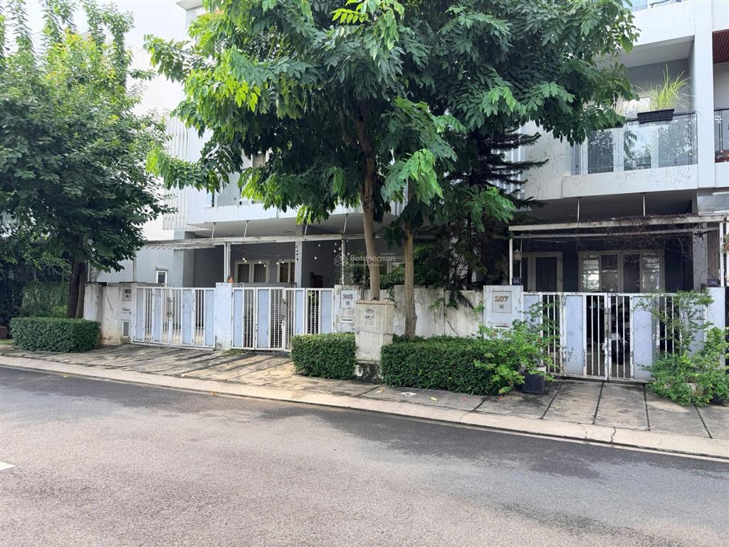 Nhà phố liền kề khu dự án mega villa p. phú hữu quận 9