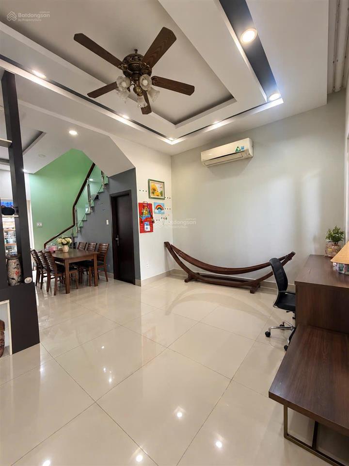 Nhà phố liền kề khu dự án mega villa p. phú hữu quận 9