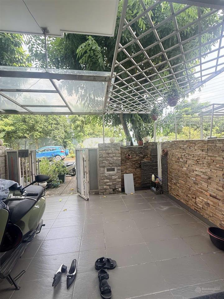 Nhà phố liền kề khu dự án mega villa p. phú hữu quận 9