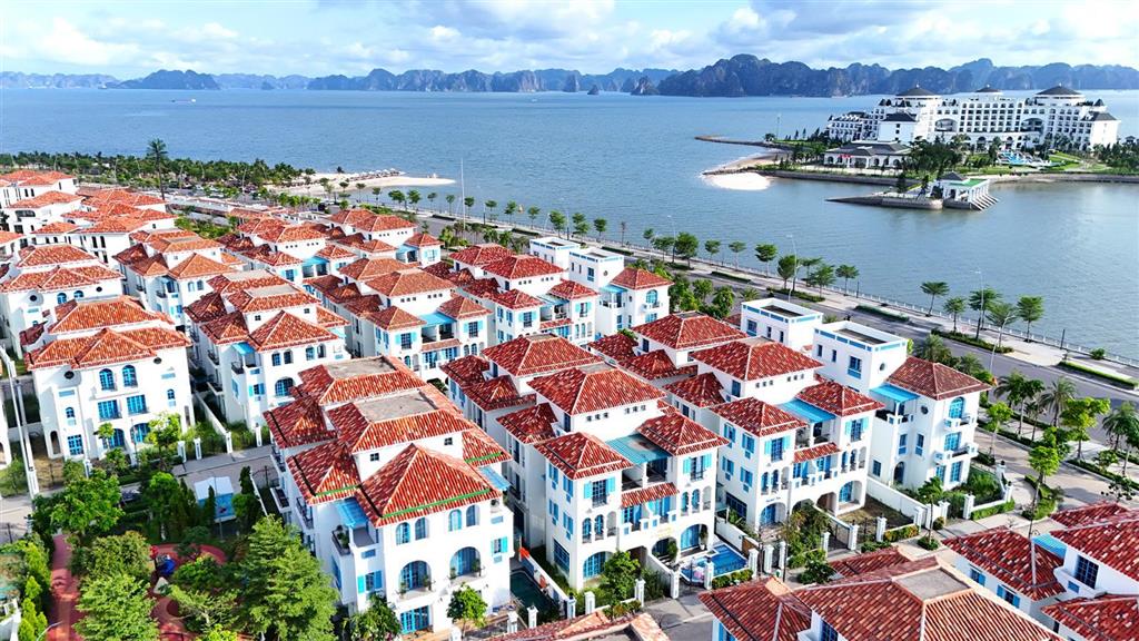 Biệt thự đẹp nhất giá chỉ 18,x tỷ, hướng biển, cạnh công viên, sổ đỏ lâu dài