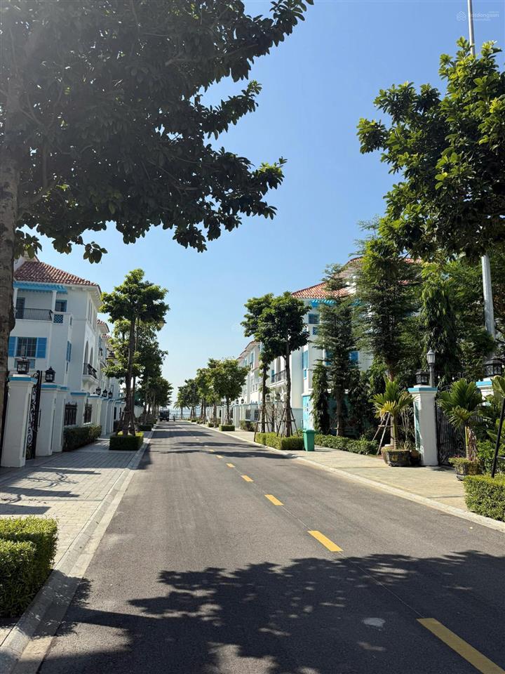 Biệt thự đẹp nhất giá chỉ 18,x tỷ, hướng biển, cạnh công viên, sổ đỏ lâu dài