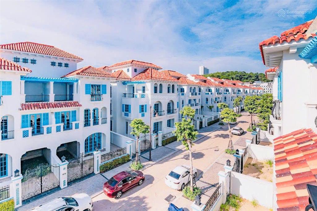 Biệt thự full nội thất 164m2 gần biển, sổ đỏ trao tay, vận hành cho thuê được luôn