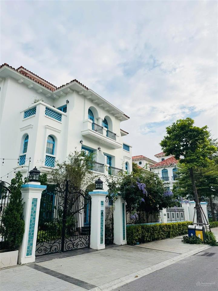 Biệt thự full nội thất 164m2 gần biển, sổ đỏ trao tay, vận hành cho thuê được luôn
