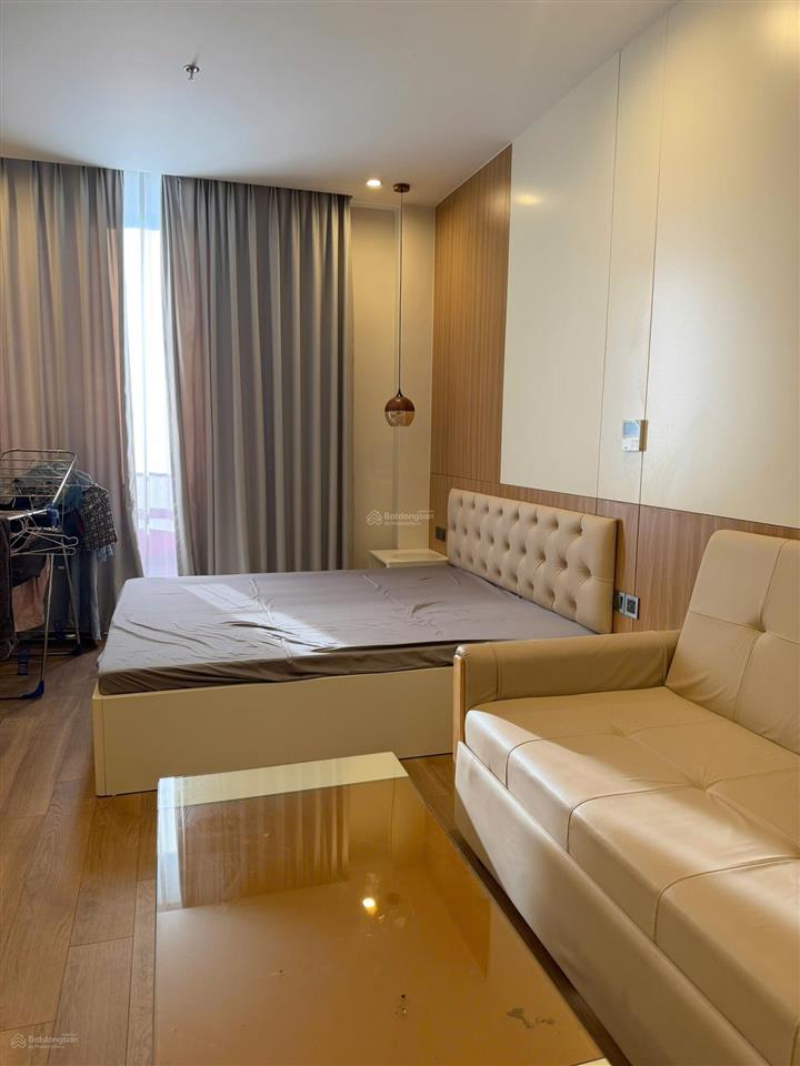 Bán căn studio view hồ nhạc nước, đầy đủ nội thất, tầng trung, sẵn sổ