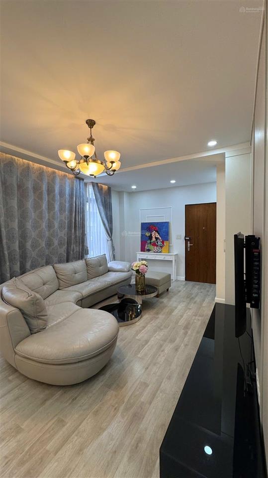 Bán star hill phú mỹ hưng 94m2 có ô xe, 3 phòng ngủ, giá 9.5 tỷ có sổ