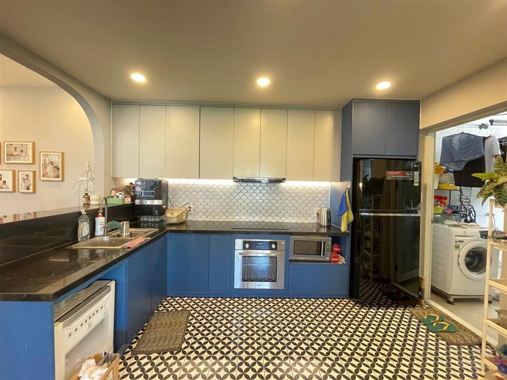Bán gấp căn hộ chung cư cảnh viên 2, 10,8 tỷ, 118m2, phú mỹ hưng, có ô xe