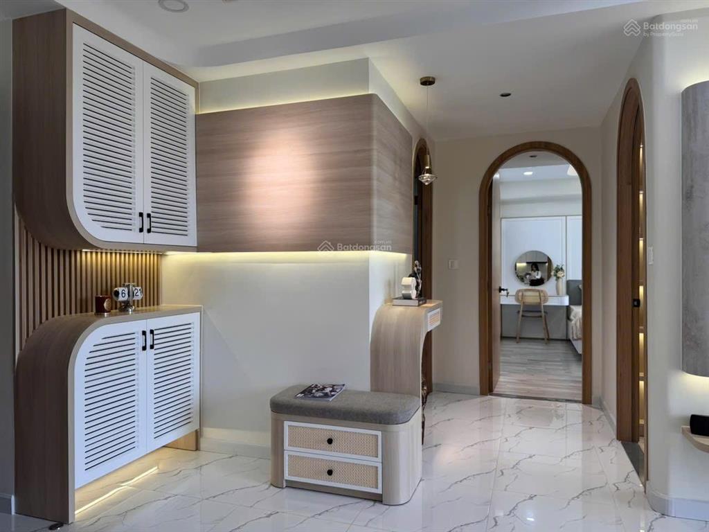 Bán căn hộ 2pn, 2wc tại chung cư hưng phúc, 8,6 tỷ, 82m2, view đẹp, tốt