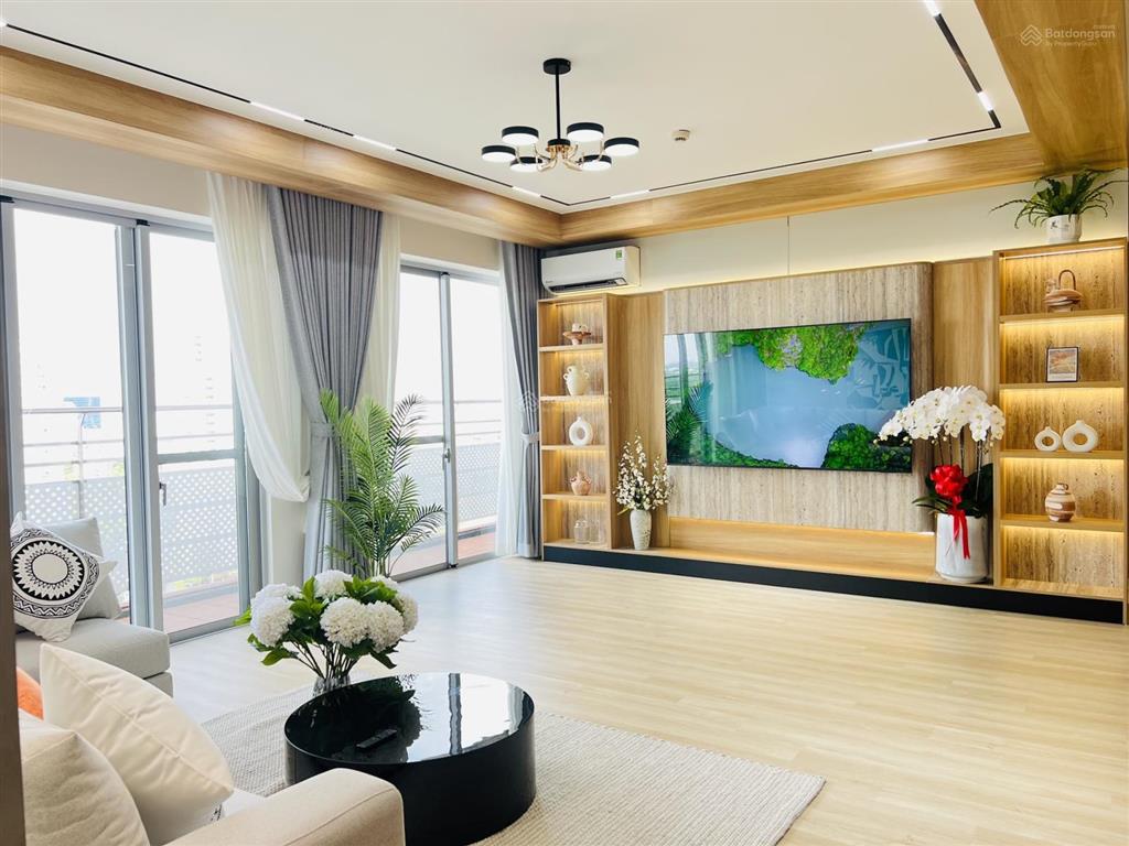 Bán căn hộ scenic valley 1, giá 14.5 tỷ, 133m2, 3pn, 2wc tại tôn dật tiên, q7, hcm